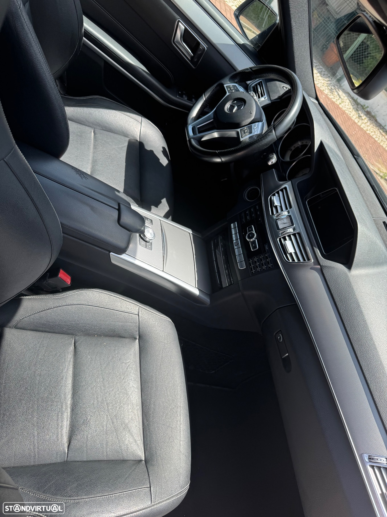 Mercedes-Benz E 300 Bluetec Hybrid Avantgarde - 9