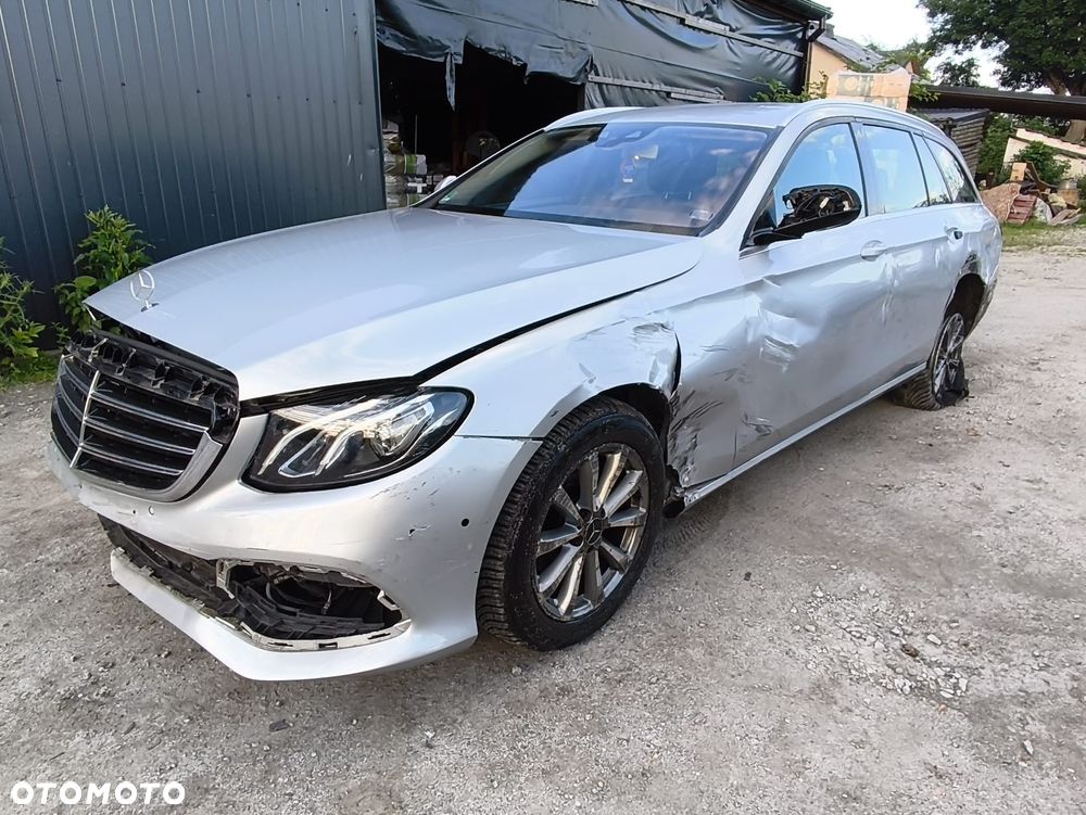 Mercedes-Benz Klasa E 200 d 9G-TRONIC - 1