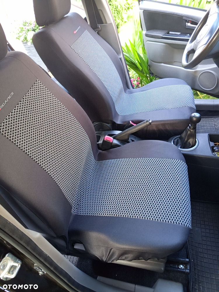 Suzuki SX4 1.6 Comfort 4WD - 13