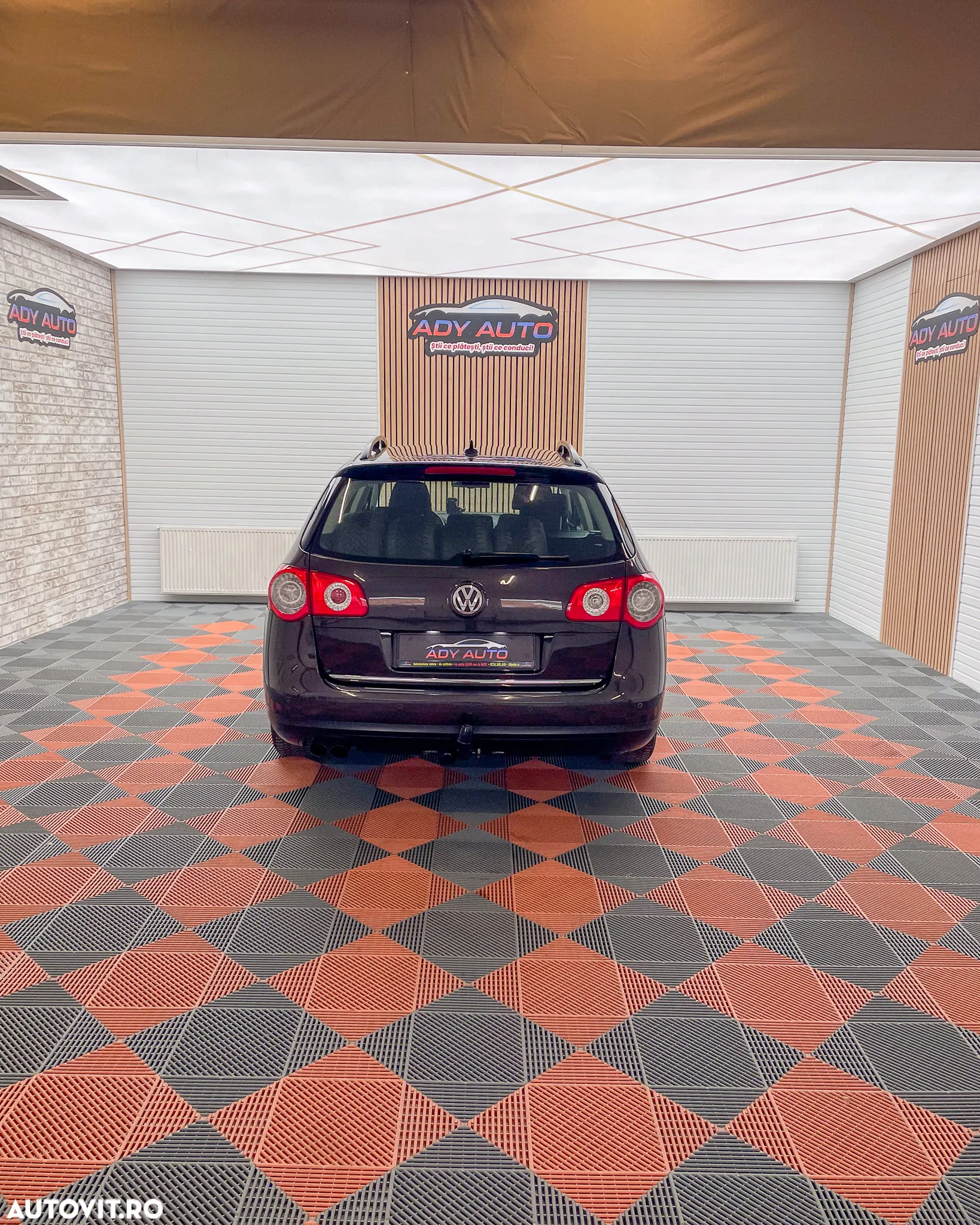 Volkswagen Passat Variant 2.0 Blue TDI DSG SCR Trendline - 18