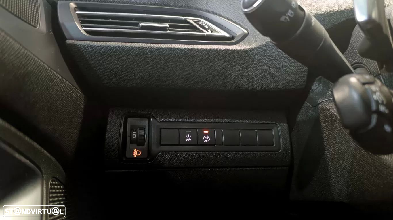 Peugeot 308 SW 1.5 BlueHDi Allure EAT8 - 26