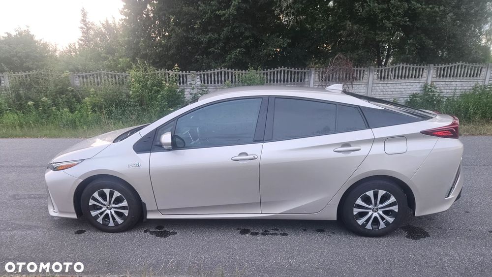 Toyota Prius - 4