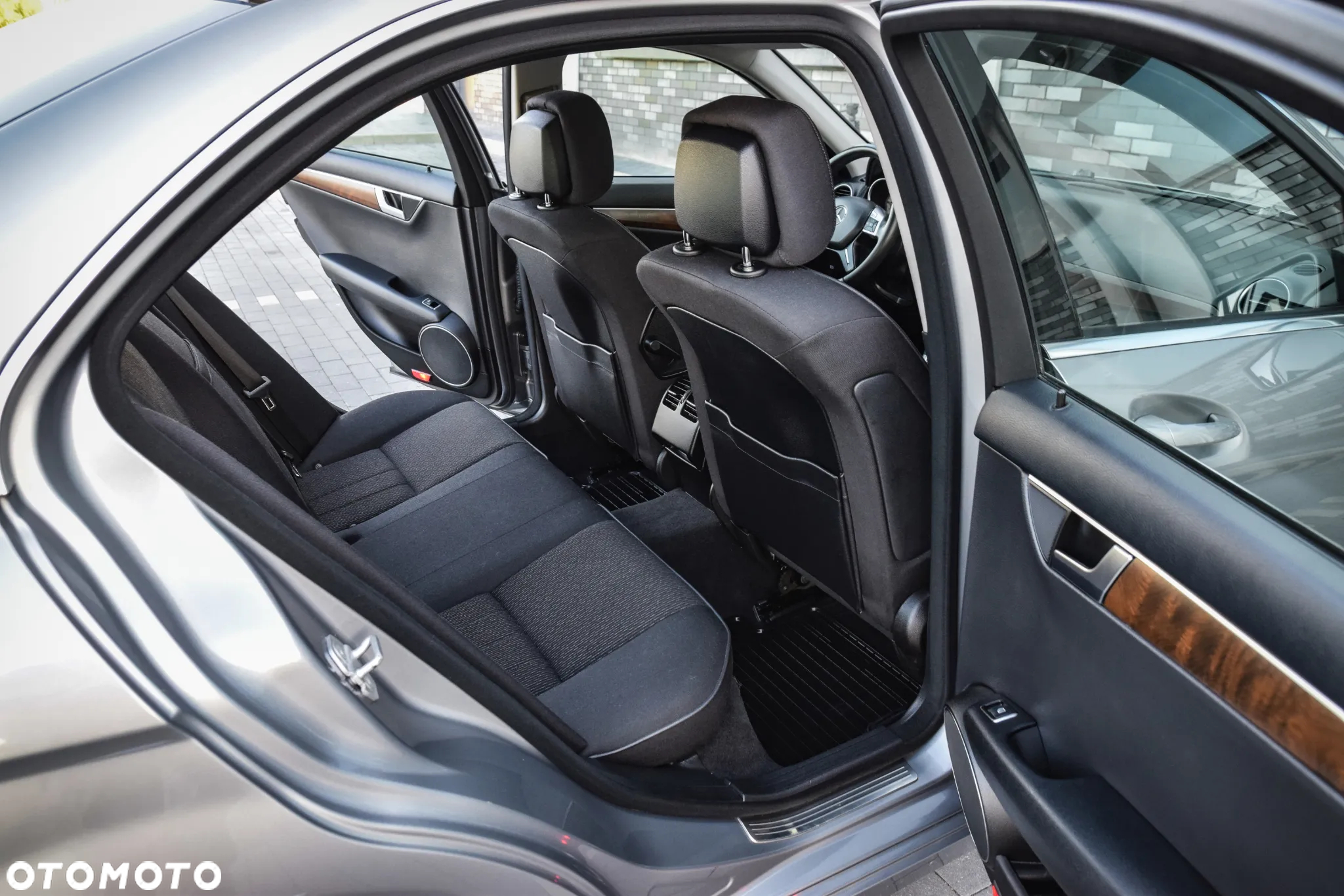 Mercedes-Benz Klasa C 200 (BlueEFFICIENCY) 7G-TRONIC Elegance - 24