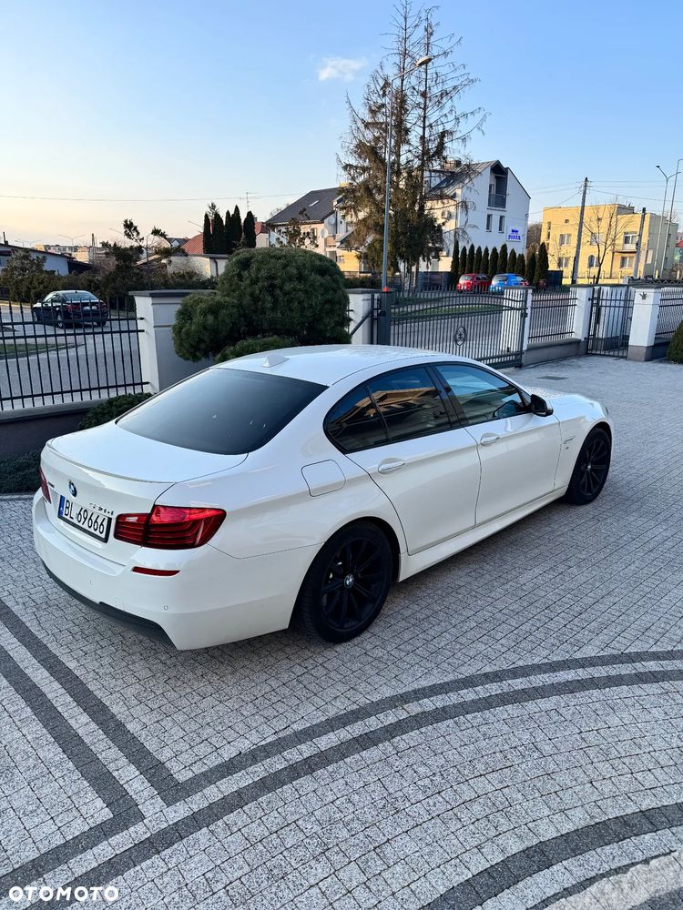 BMW Seria 5 530d xDrive - 14