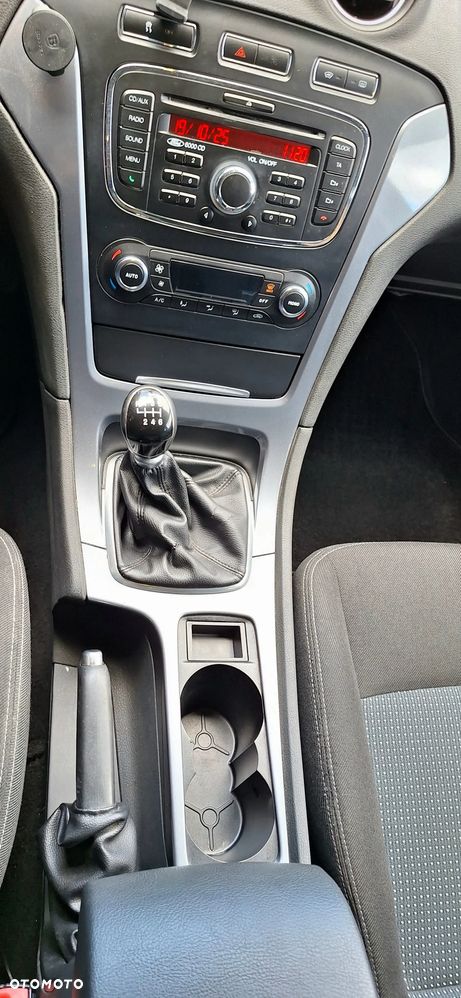 Ford Mondeo 1.6 T Ambiente - 30