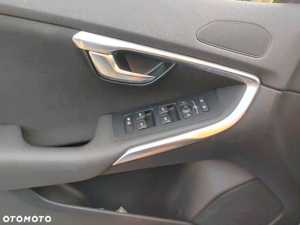 Volvo V40 D2 - 15
