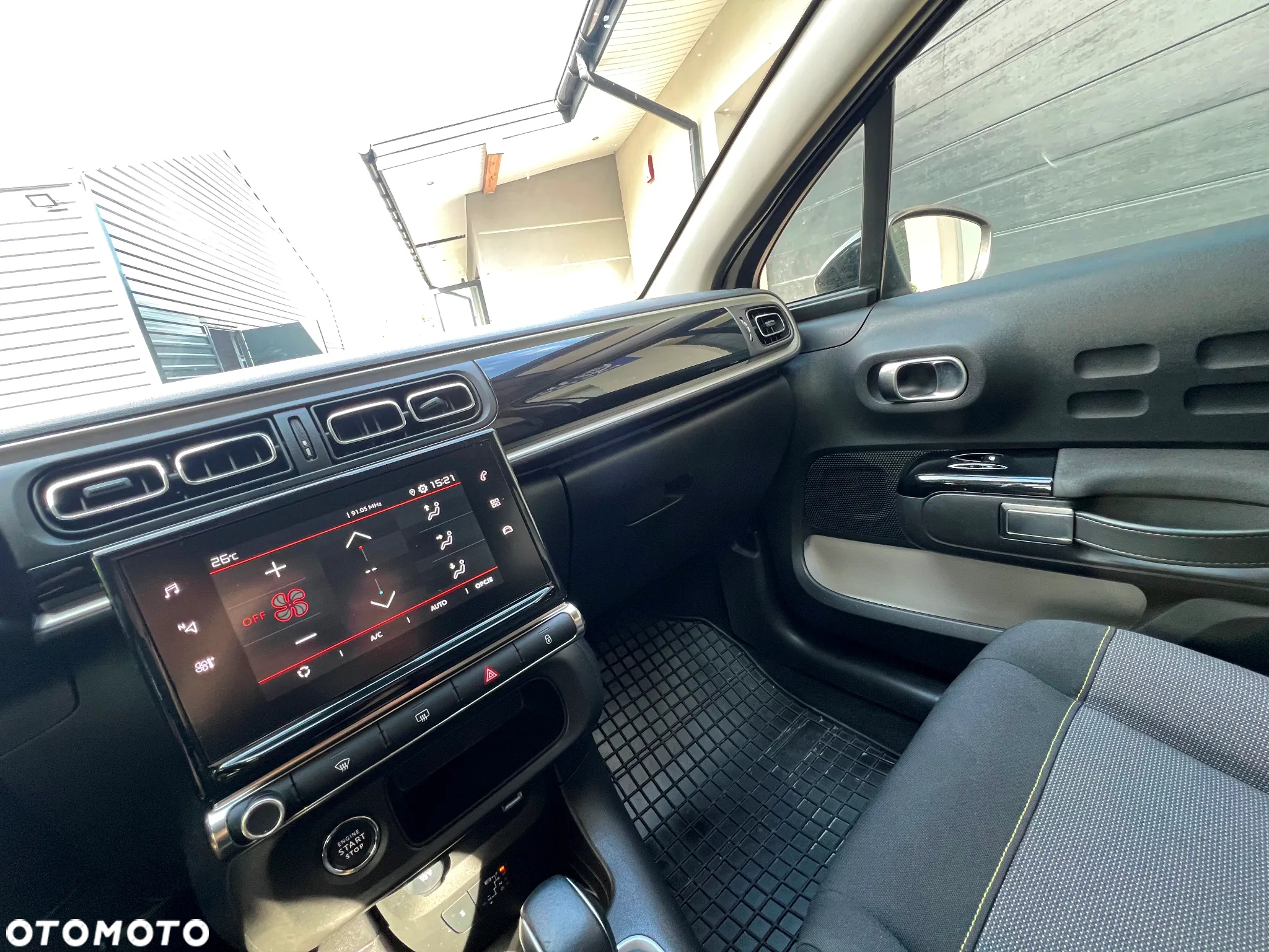 Citroën C3 1.2 PureTech Shine S&S EAT6 - 19