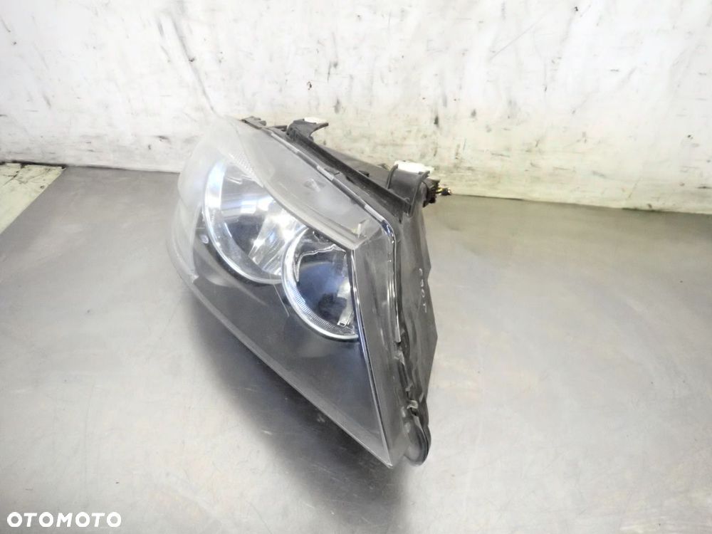 LAMPA PRAWA PRZEDNIA BMW E90 - 2