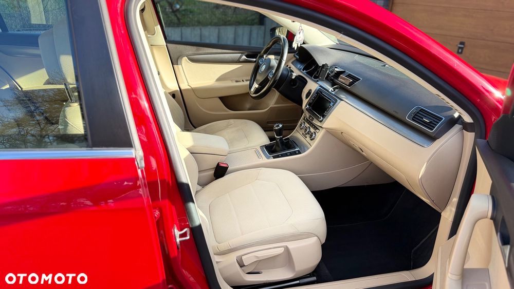 Volkswagen Passat 2.0 TDI Comfortline - 14