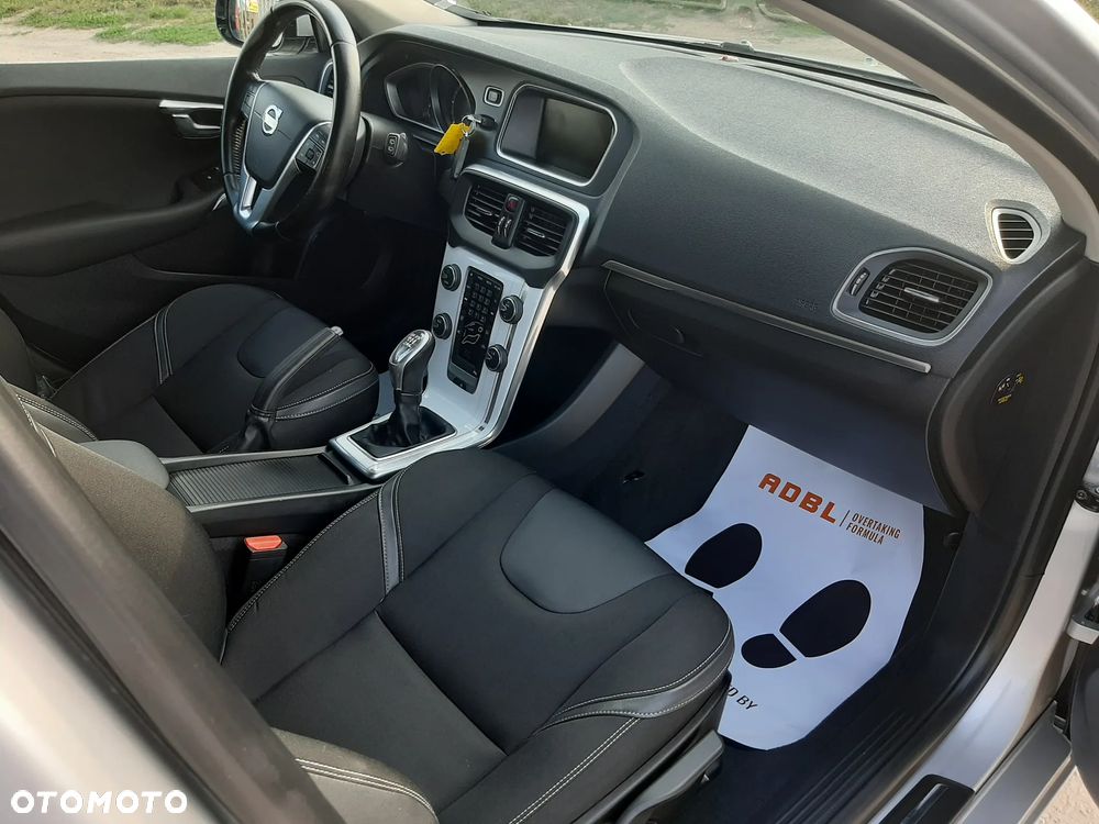 Volvo V40 D2 - 30