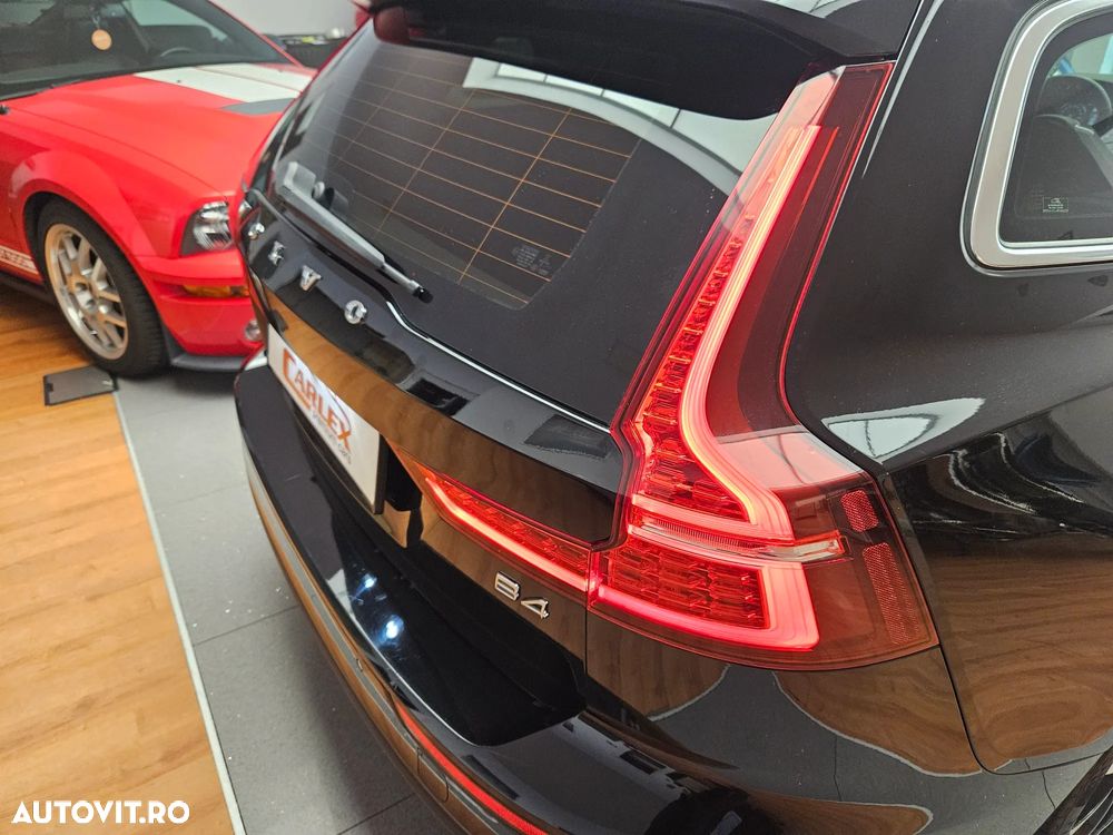 Volvo V60 B4 MHEV AT8 FWD Momentum Pro - 29