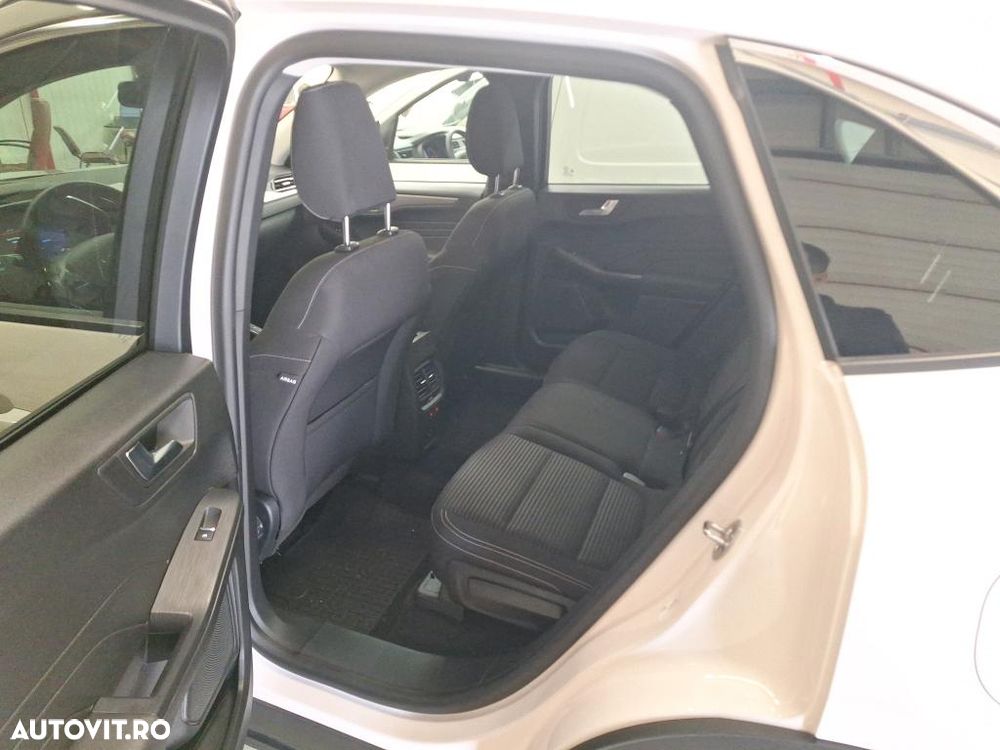 Ford Kuga 1.6 EcoBoost 2x4 Titanium - 9