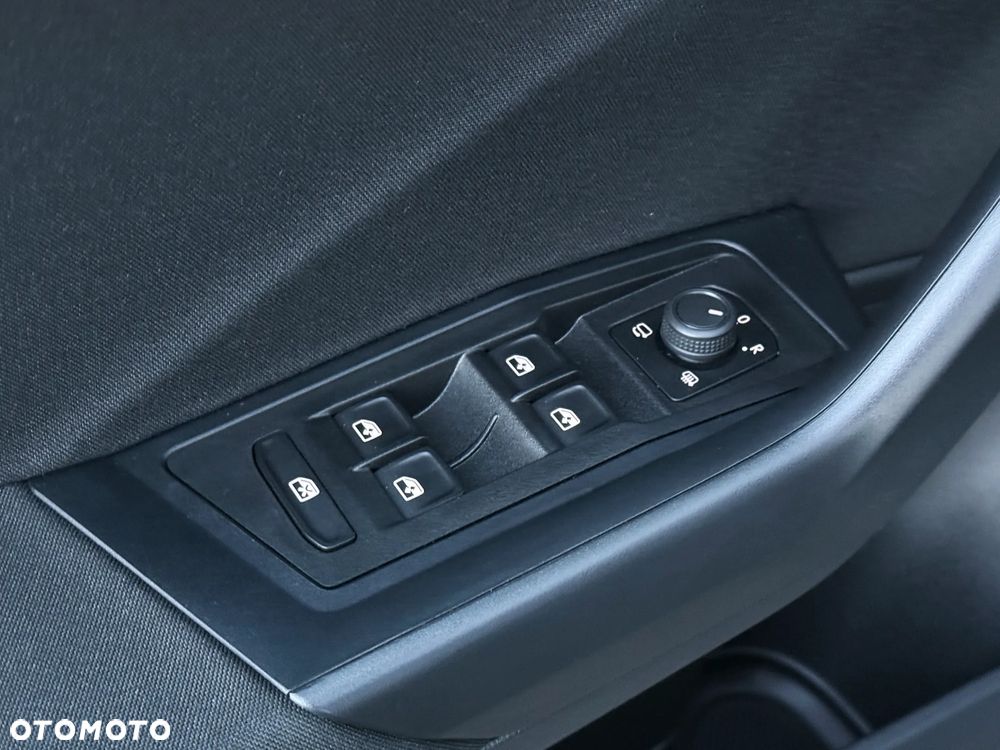 Volkswagen T-Roc 1.0 TSI Life Plus - 24