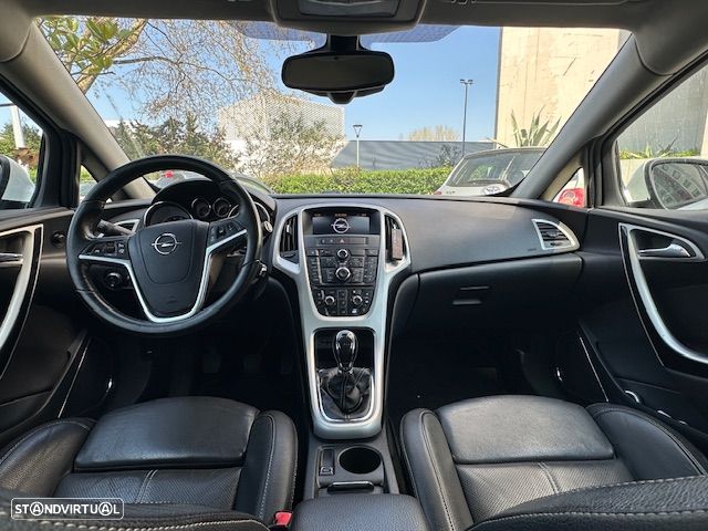 Opel Astra GTC - 11