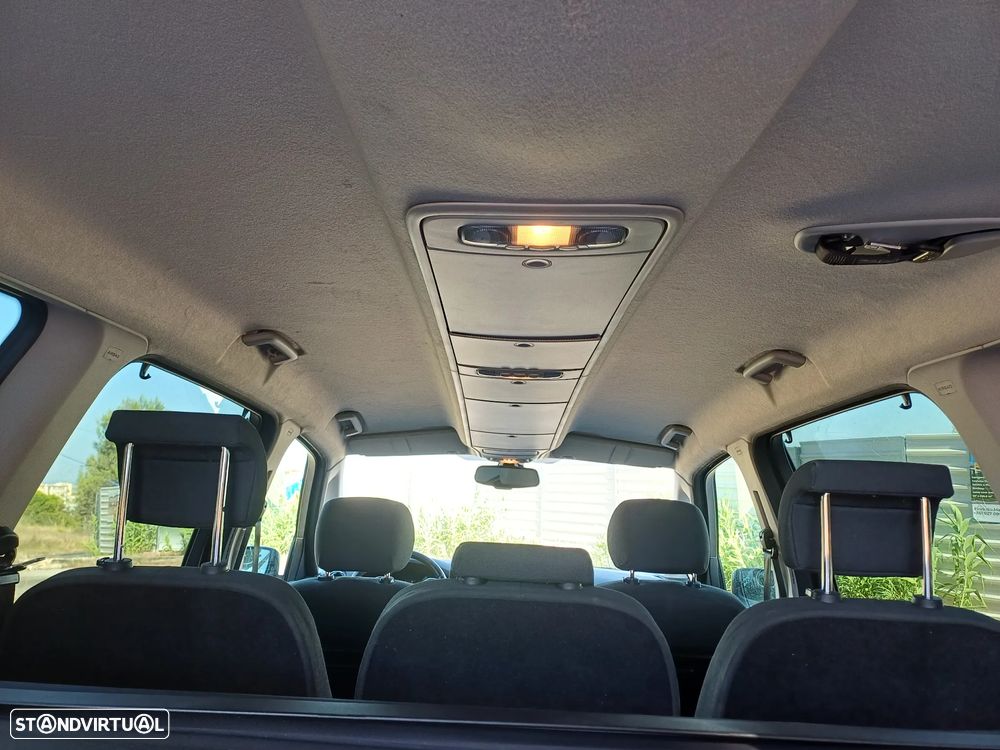 Ford Galaxy 1.8 TDCi Ghia - 8