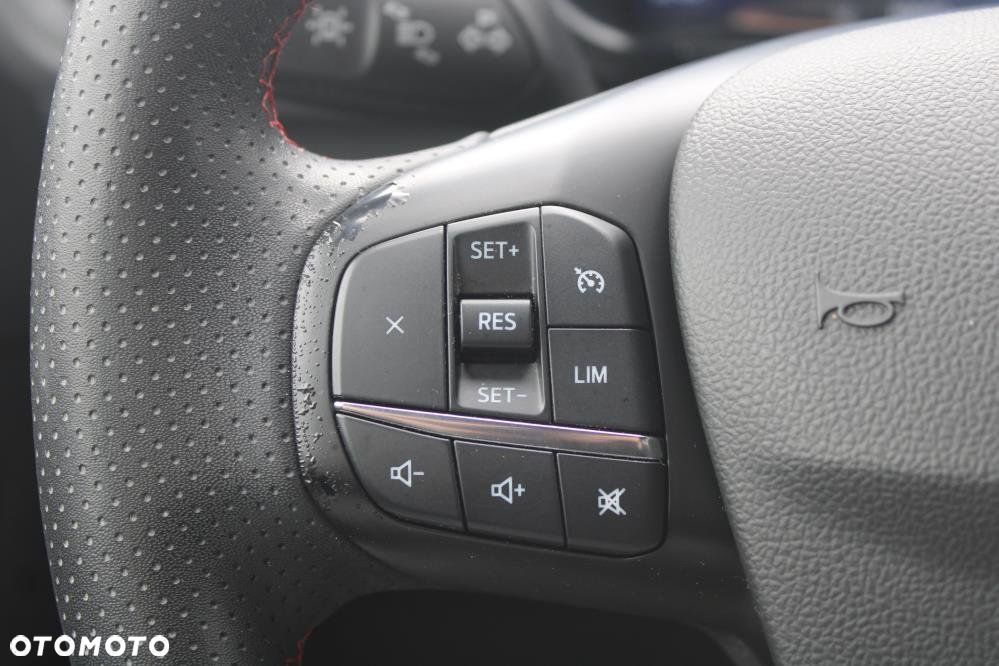 Ford Kuga - 23