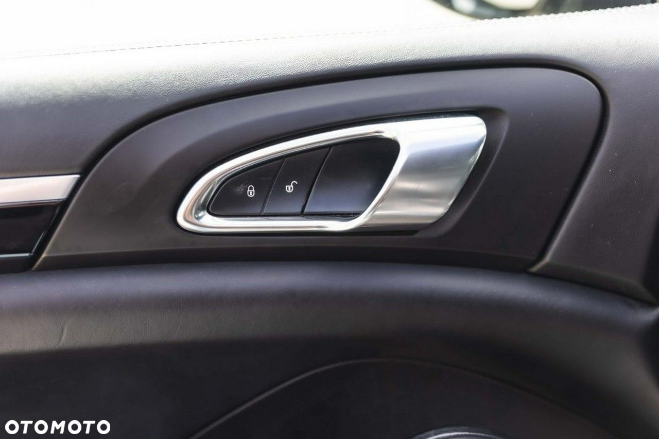 Porsche Cayenne - 16