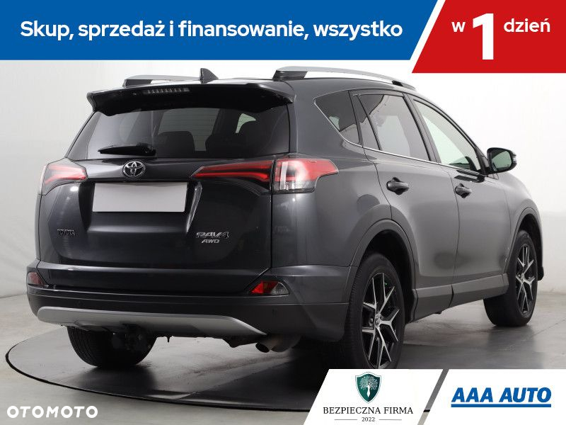 Toyota RAV4 - 6