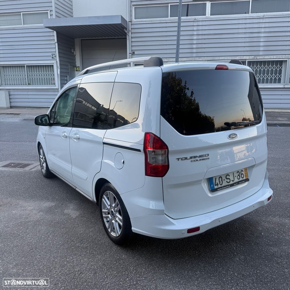 Ford Tourneo Courier 1.5 TDCi Titanium - 3
