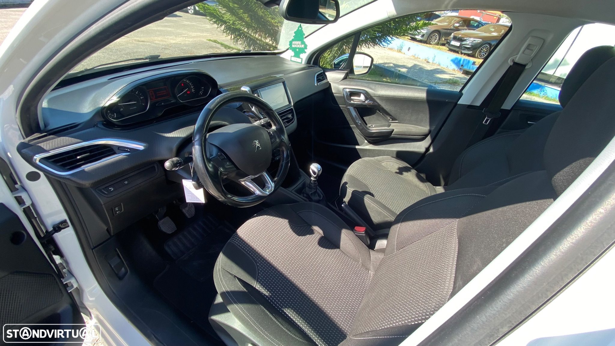 Peugeot 208 1.2 PureTech Allure - 21