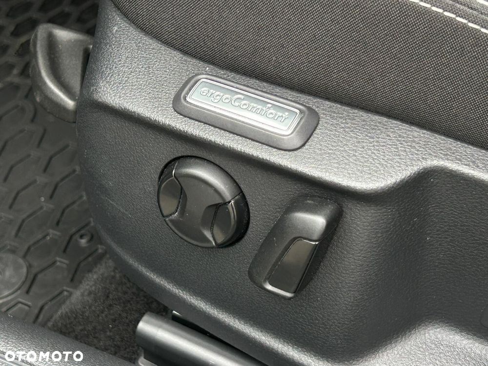 Volkswagen Passat - 35