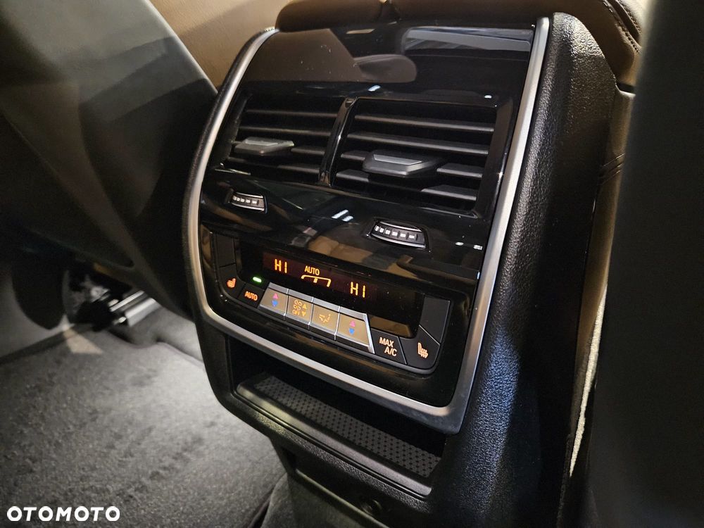 BMW X6 - 24