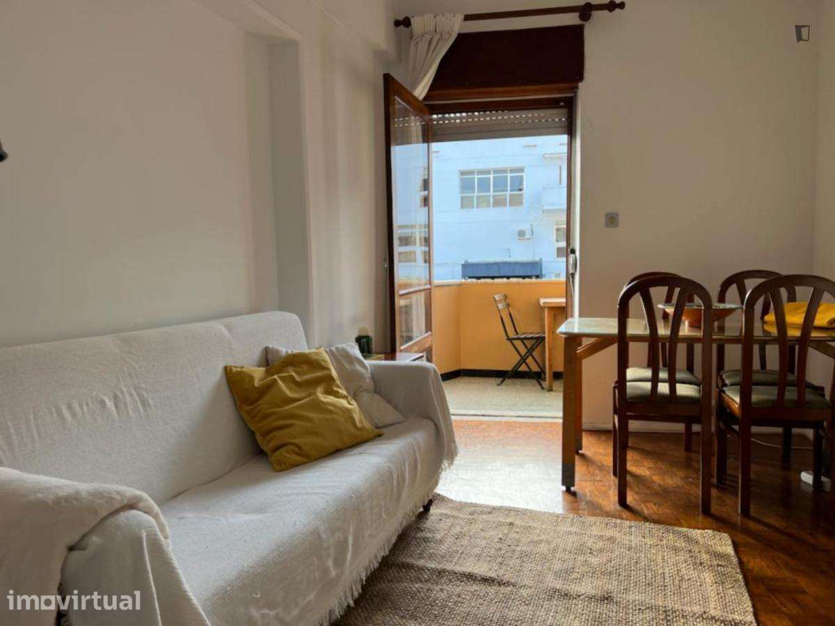 Quarto - localizado em Linda-a-Velha Lisbon - Grande imagem: 5/14