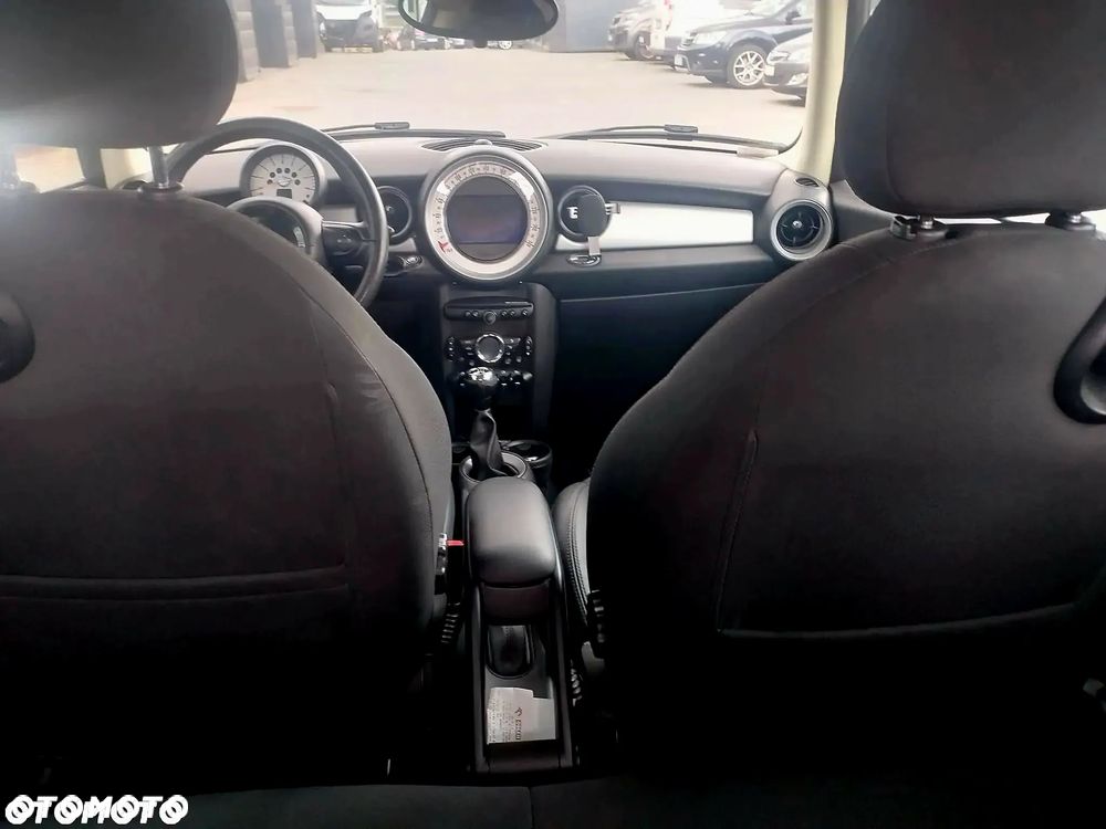 MINI Cooper Standard - 18