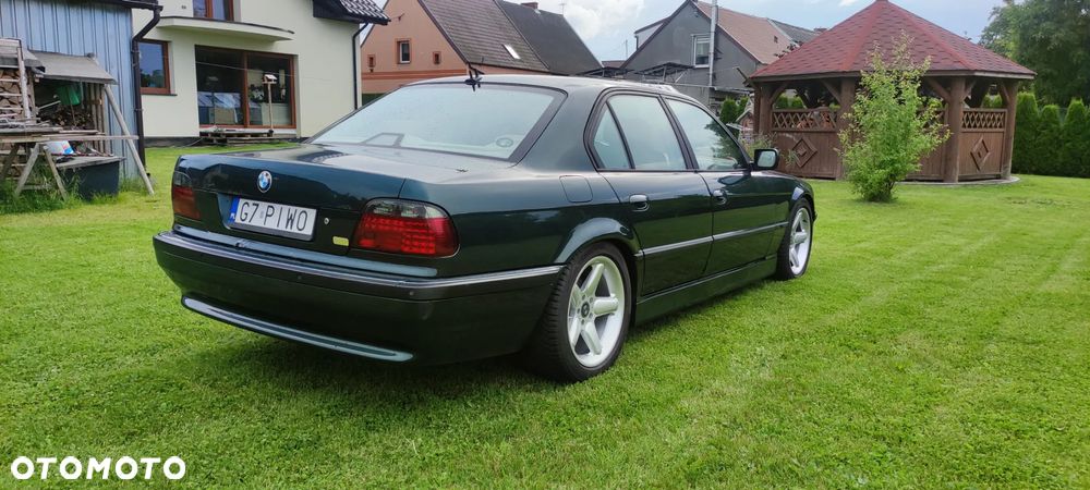 BMW Seria 7 740i - 4