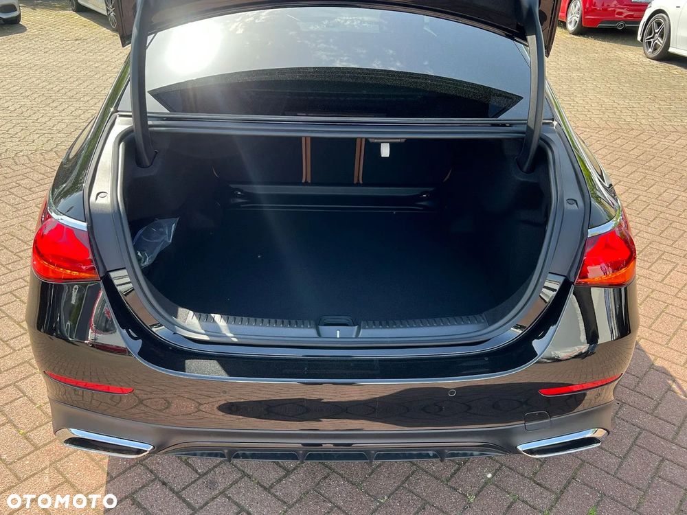 Mercedes-Benz Klasa E 220 d 4-Matic AMG - 12