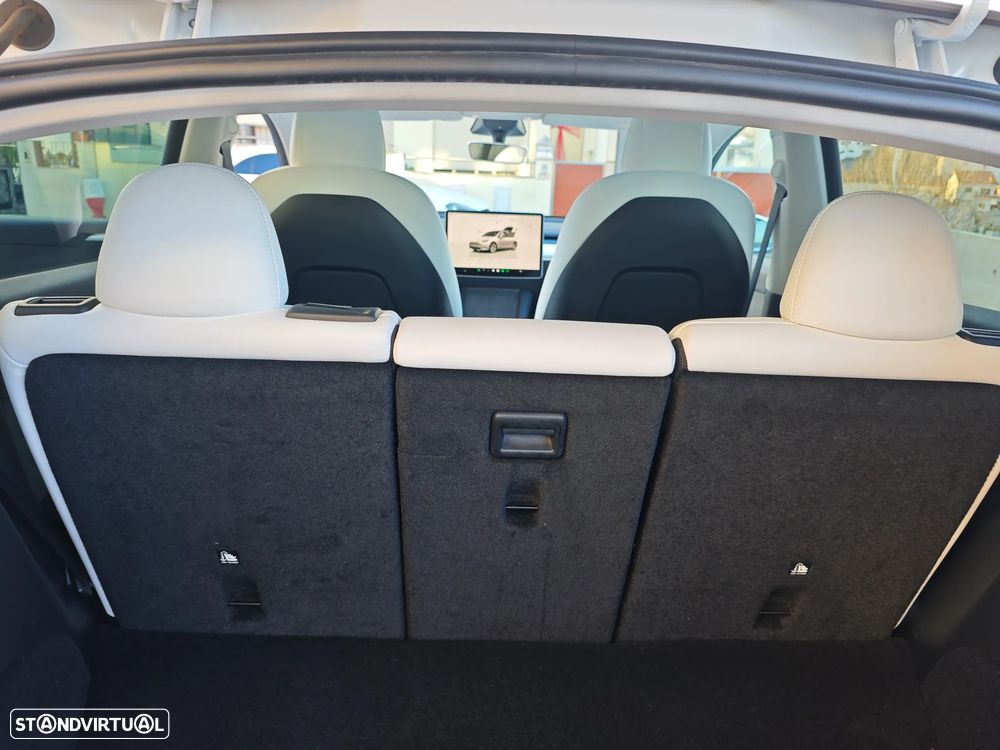 Tesla Model Y Long Range Dual Motor AWD - 27