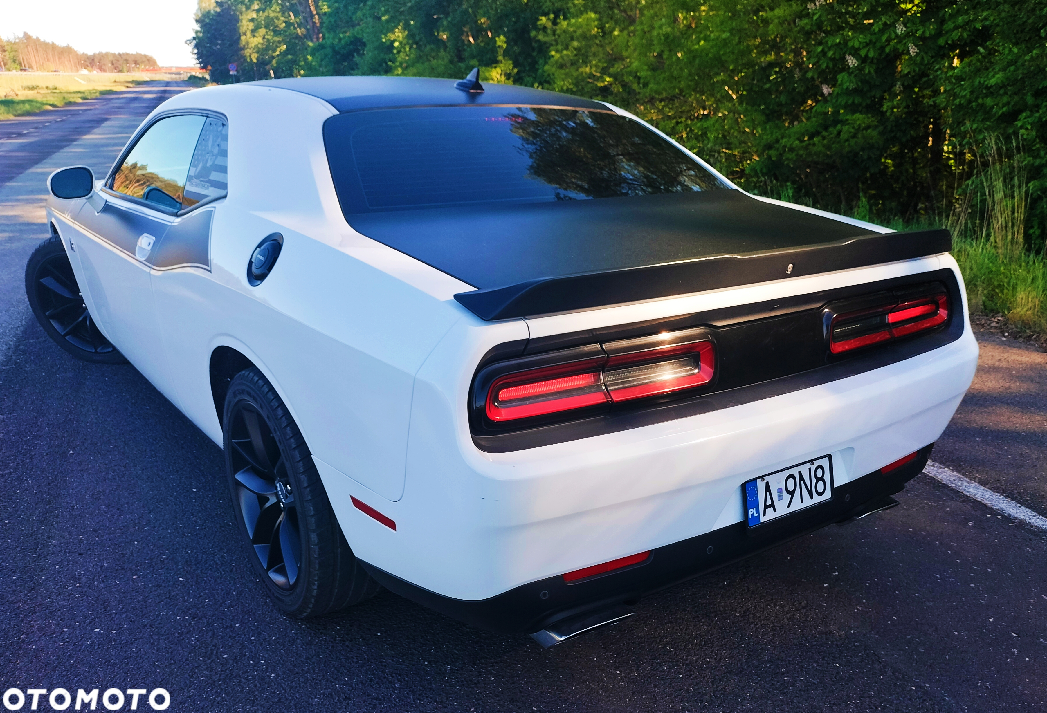 Dodge Challenger 6.4 Scat Pack - 2
