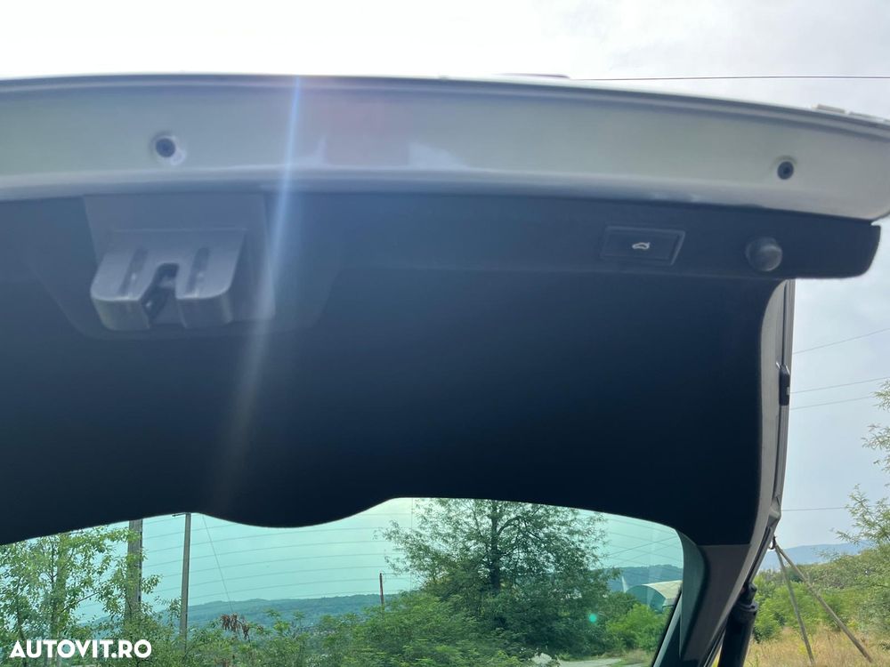 Skoda Superb 2.0 TDI 4X4 DSG L&K - 11