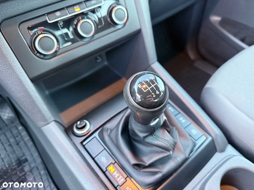 Volkswagen Amarok Double Cab 2.0 TDi Trendline - 12