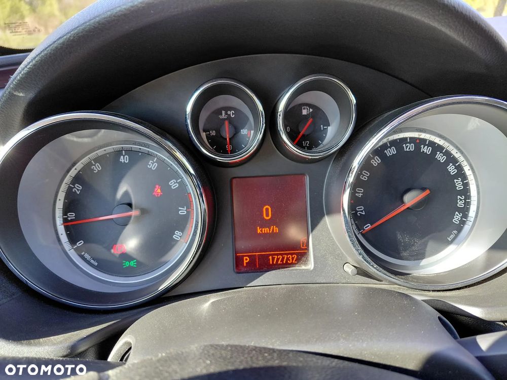 Opel Insignia - 10