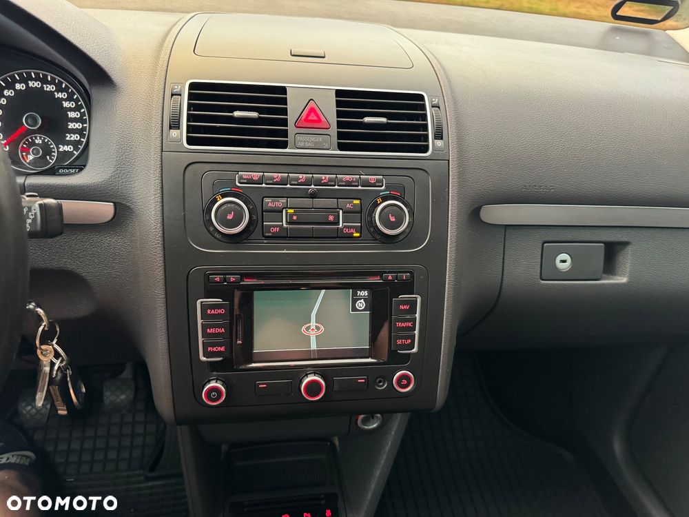 Volkswagen Touran 1.6 TDI DPF BlueMotion Technology STYLE - 20