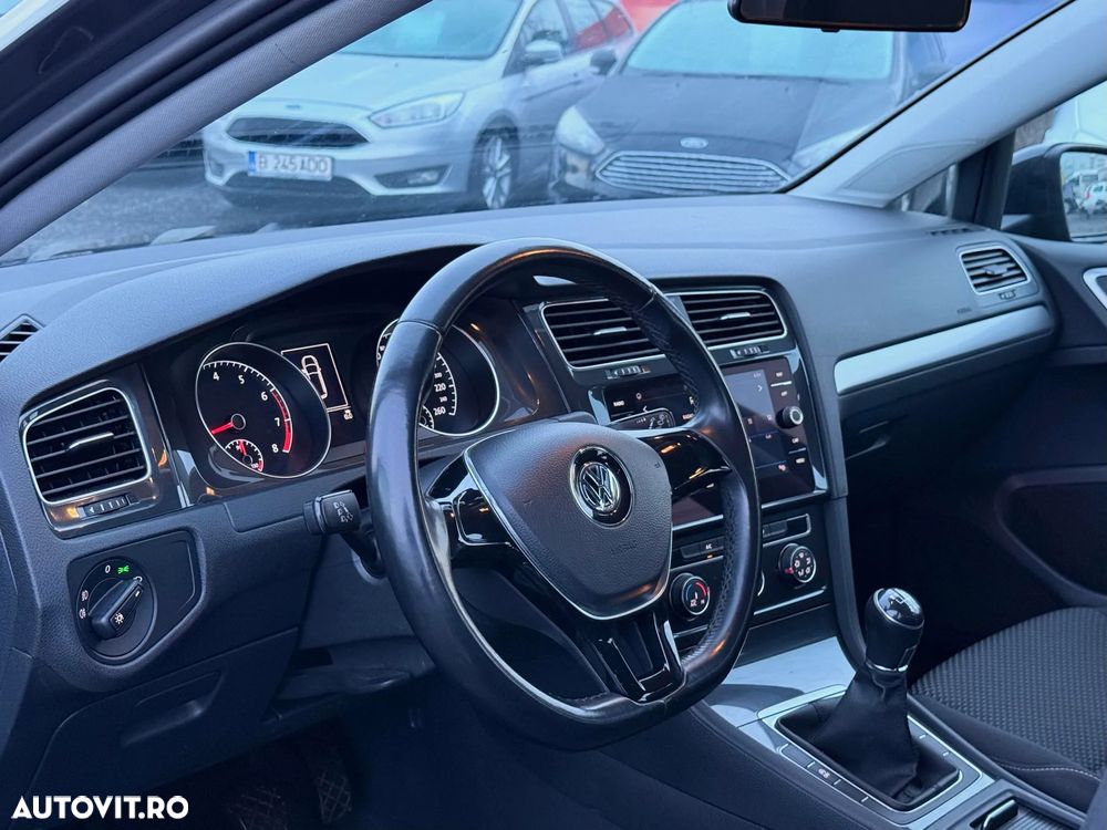 Volkswagen Golf 1.0 TSI OPF Comfortline - 17