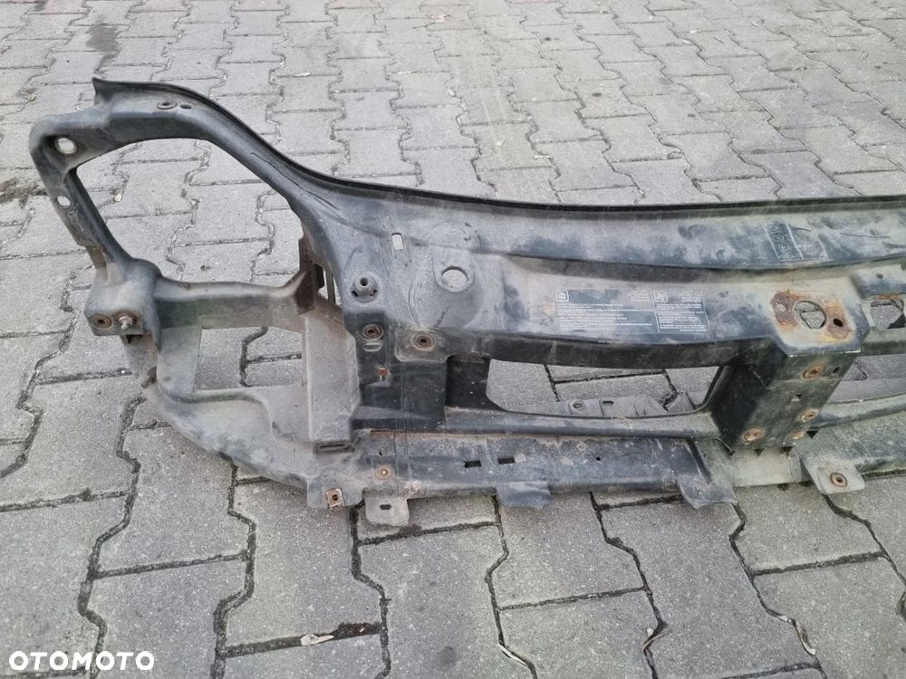 OKULAR WZMOCNIENIE PRZÓD PRIMASTAR TRAFIC VIVARO 01-06r. - 2