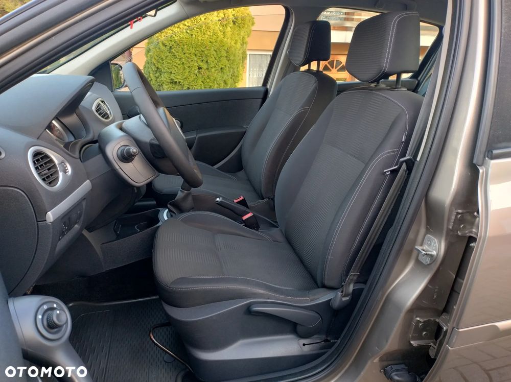 Renault Clio 1.2 16V Dynamique - 20