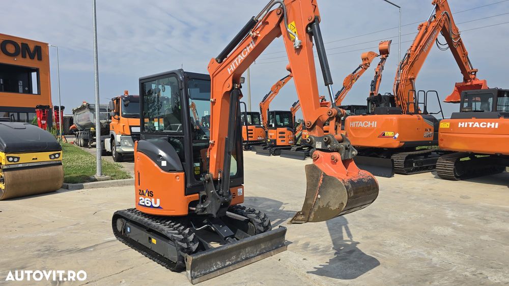 Hitachi ZX26U-6. 2025, 220 ore, Masa operationala 2,8 tone, adancime sapare 3m, CUPLA RAPIDA+CUPA INGUSTA+CUPA LATA+CUPA TALUZ, inst  picion pe brate, senile 95% ok,. rotire in gabarit, produs JAPONIAposibilitate leasing 4 ani, CA NOU-PROMOTIE 32.500 EUR+Tva - 1