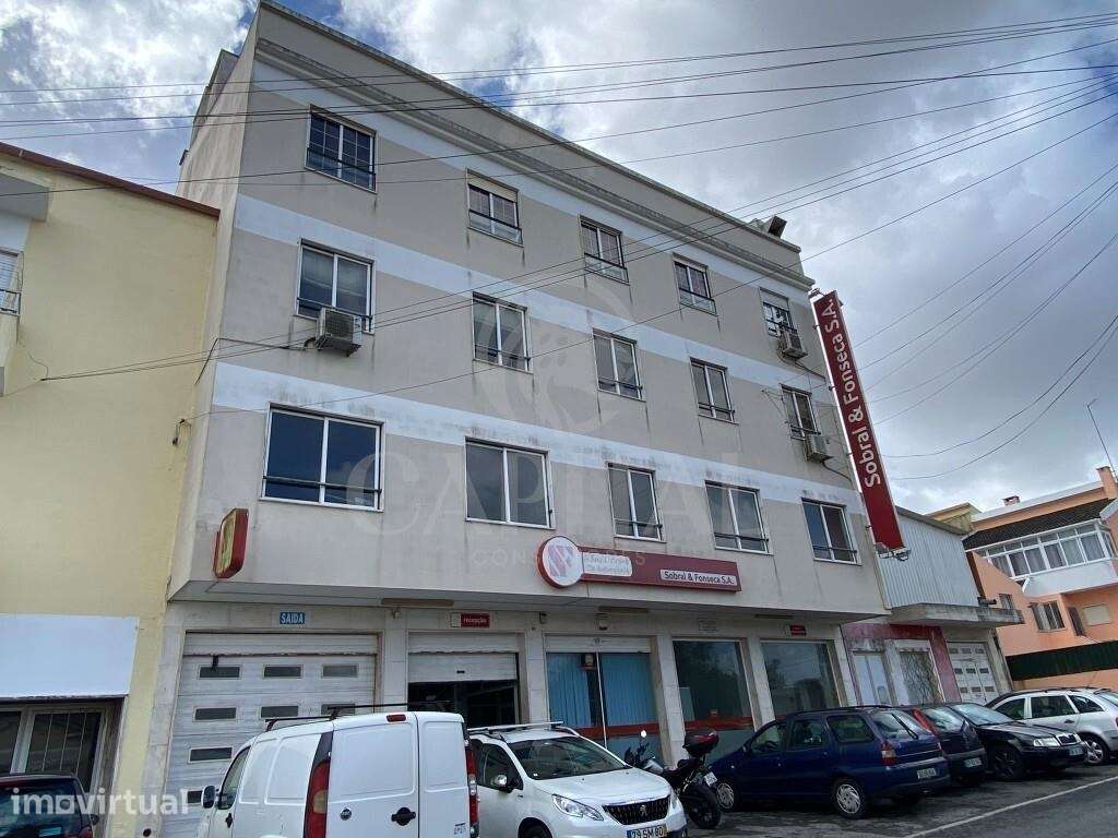 PRÉDIO MISTO PARA INVESTIMENTO — IDANHA, BELAS - Grande imagem: 4/42