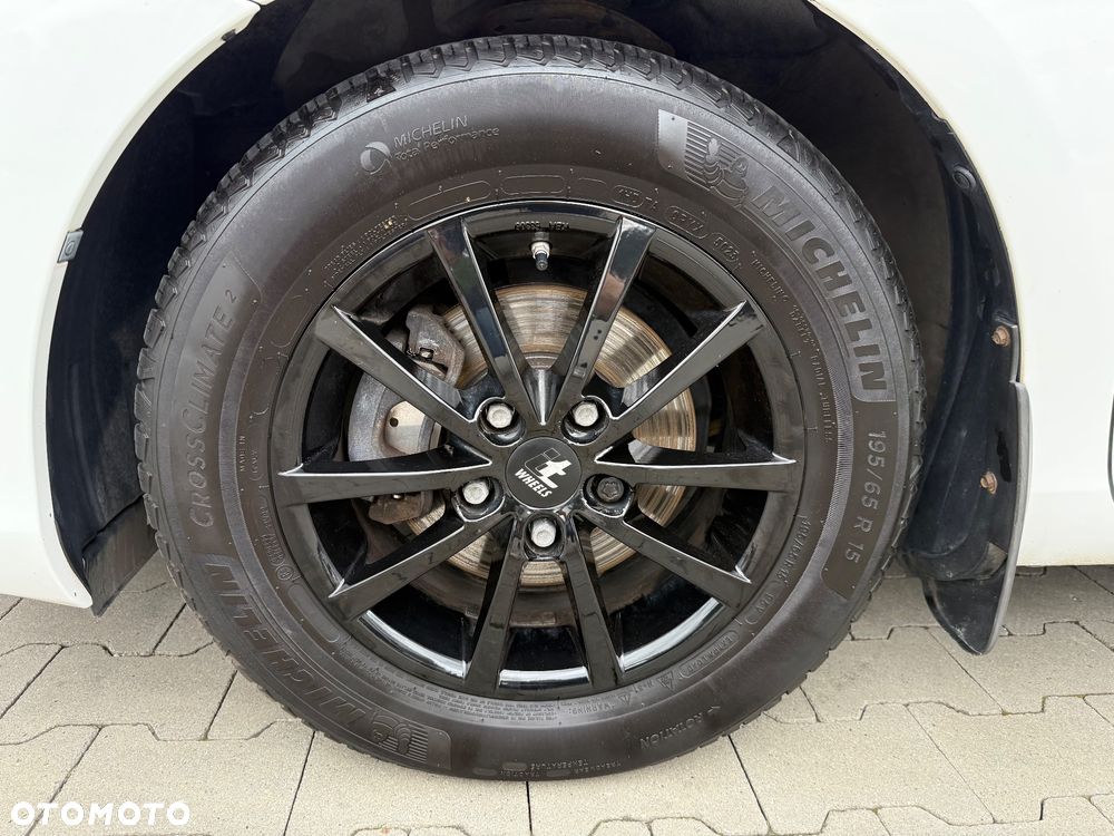 Toyota Auris 1.33 VVT-i Active - 23