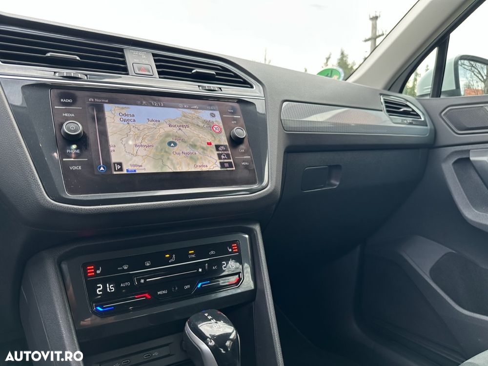 Volkswagen Tiguan 2.0 TDI SCR 4MOTION DSG Elegance - 33
