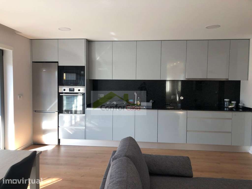 Apartamento T1 , mobilado e equipado e com utensílios-Ar Cond./Vara... - Grande imagem: 4/16