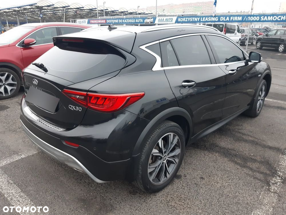 Infiniti QX30 2.0t DCT AWD Luxe Tech - 6