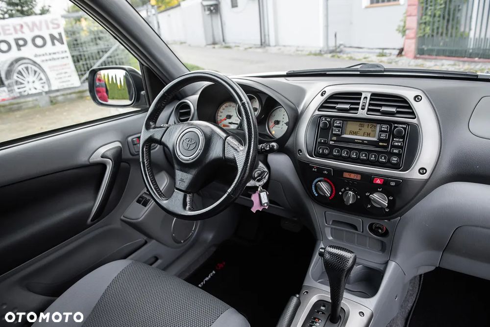 Toyota RAV4 - 12