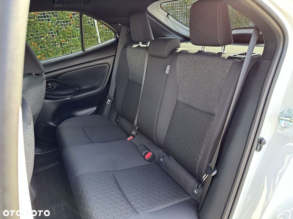 Toyota Yaris Cross Hybrid 1.5 Comfort 4x4 - 11