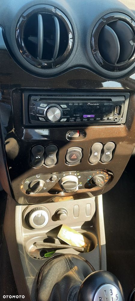 Dacia Duster 1.5 dCi Laureate 4x4 - 11