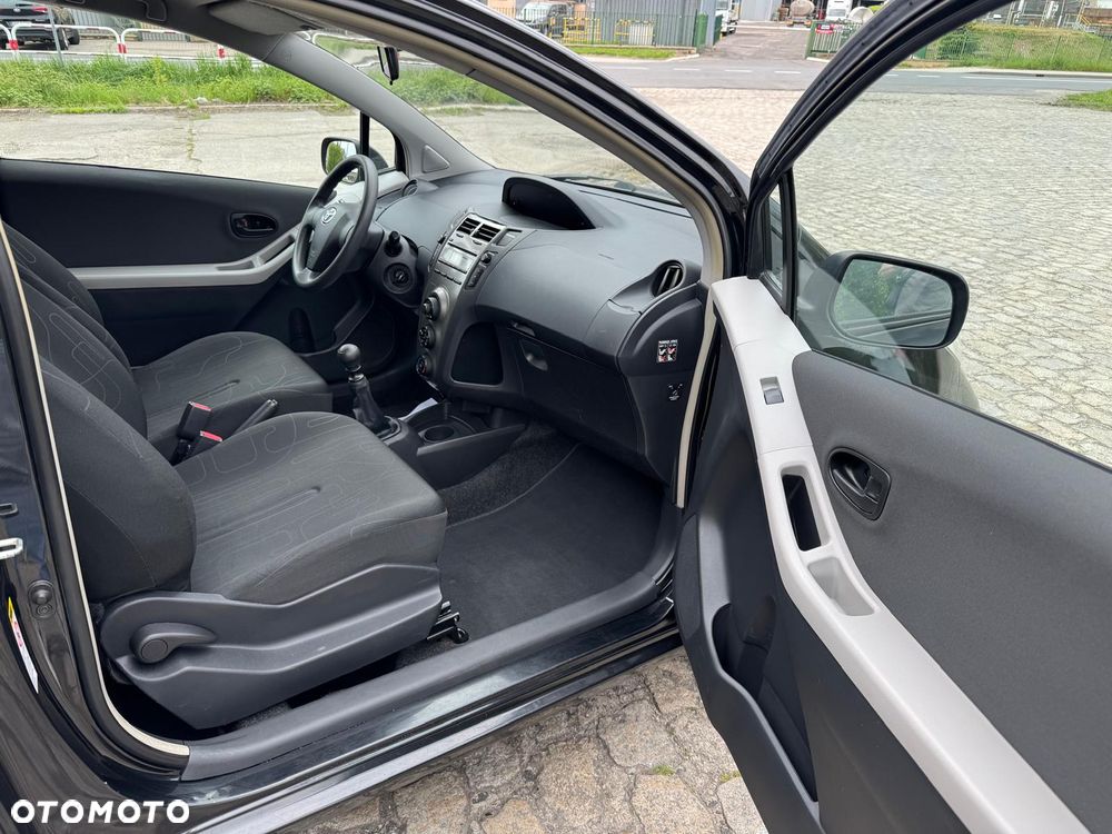 Toyota Yaris 1.33 VVT-i Cool - 12