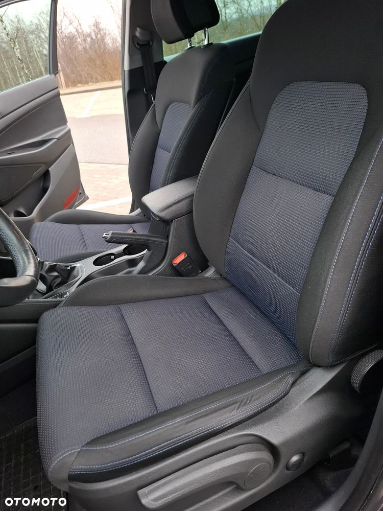 Hyundai Tucson 1.6 GDI BlueDrive Comfort 2WD - 25